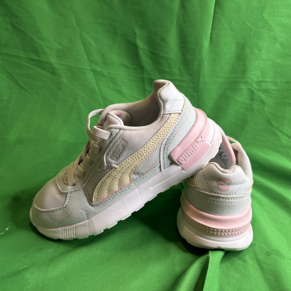 Puma Kids Sneakers - Suede White and Pink Accents